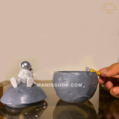 Crystal Ball Lamp + Astronaut Ashtray